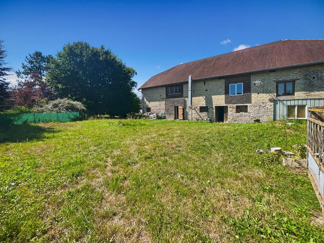 SANTANS EXCLUSIVITE - Santans - Grange à rénover 2 pièce(s) env.250 m2 au sol 2