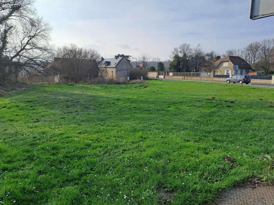 COUCY-LE-CHATEAU-AUFFRIQUE Terrain 2472 m² Coucy Le Chateau Auffrique 3
