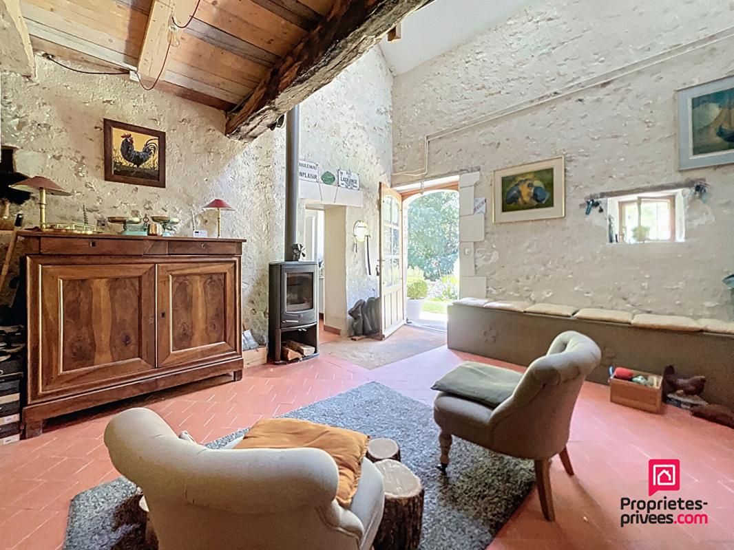VERRIERES Rare ! Longère de charme au coeur du Perche de 145 m2 3