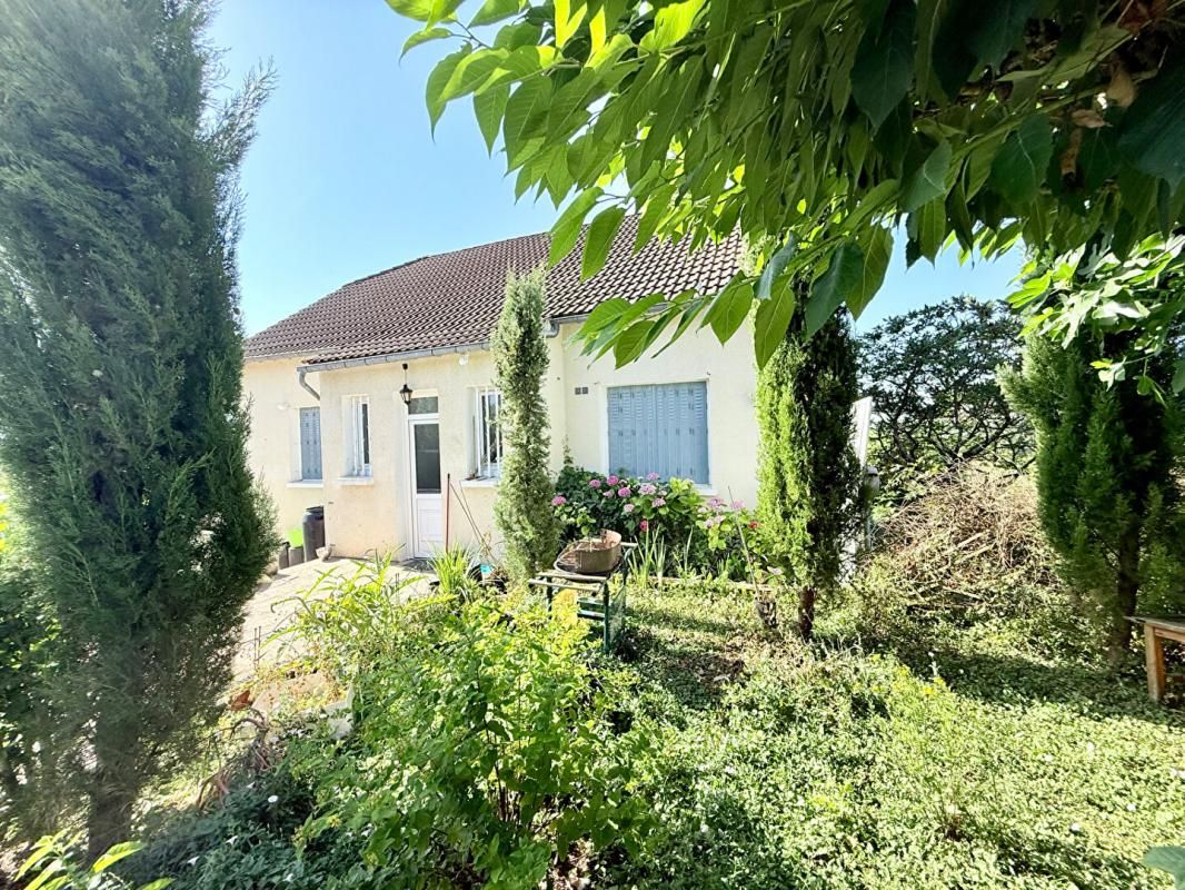 LAROCHE-SAINT-CYDROINE Maison familiale Laroche Saint Cydroine 186 m2 1