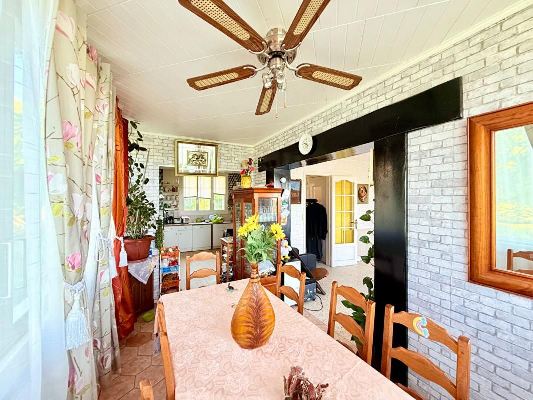 LAROCHE-SAINT-CYDROINE Maison familiale Laroche Saint Cydroine 186 m2 4