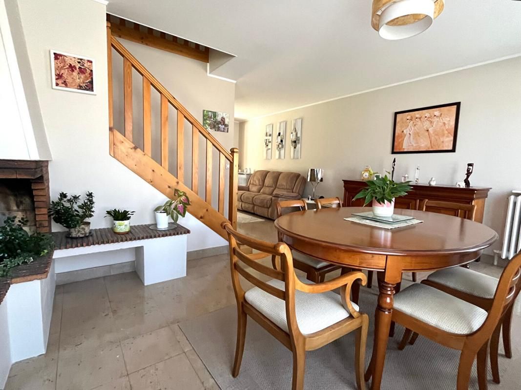 NOYON Maison Familiale aux portes de Noyon :8 pièce(s) 153 m² - Jardin 695m² 4