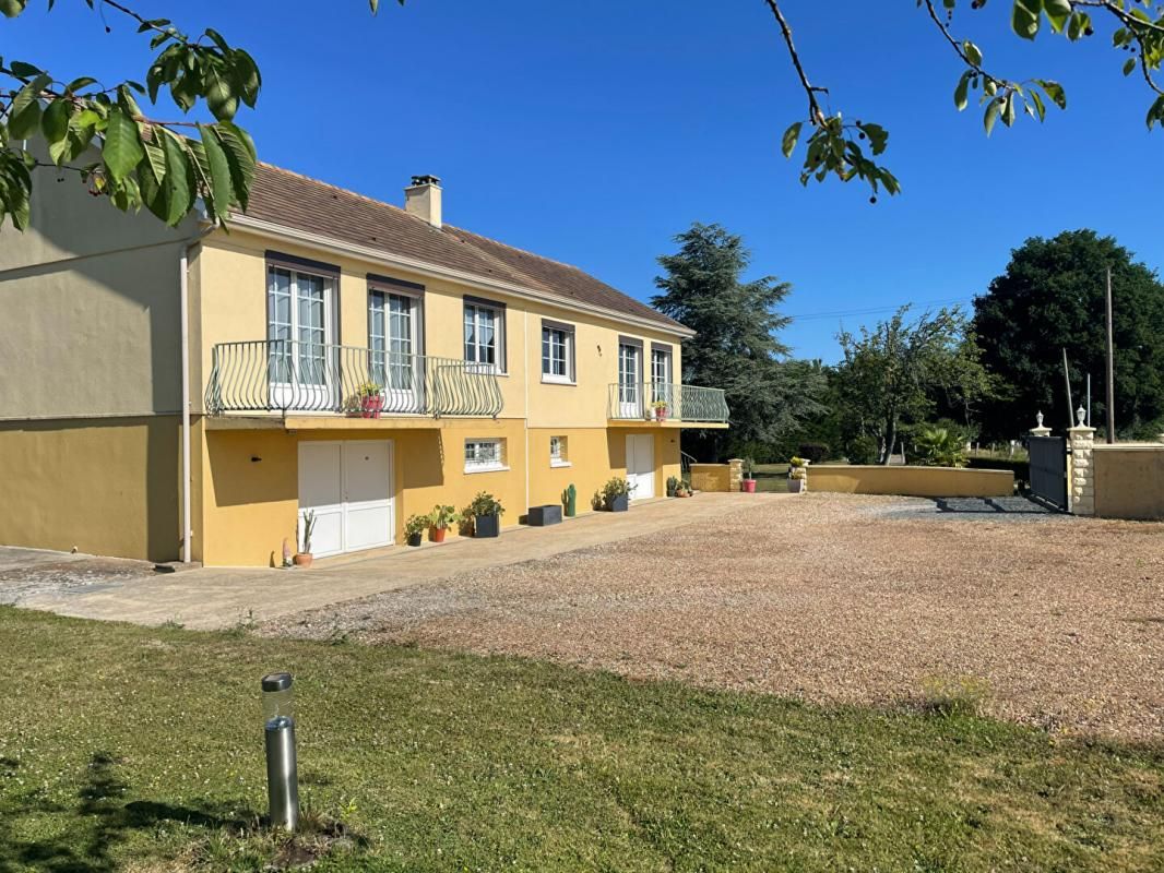 MAROLLES-LES-BUIS Maison familiale à Marolles Les Buis 6 pièce(s) 105 m2 1
