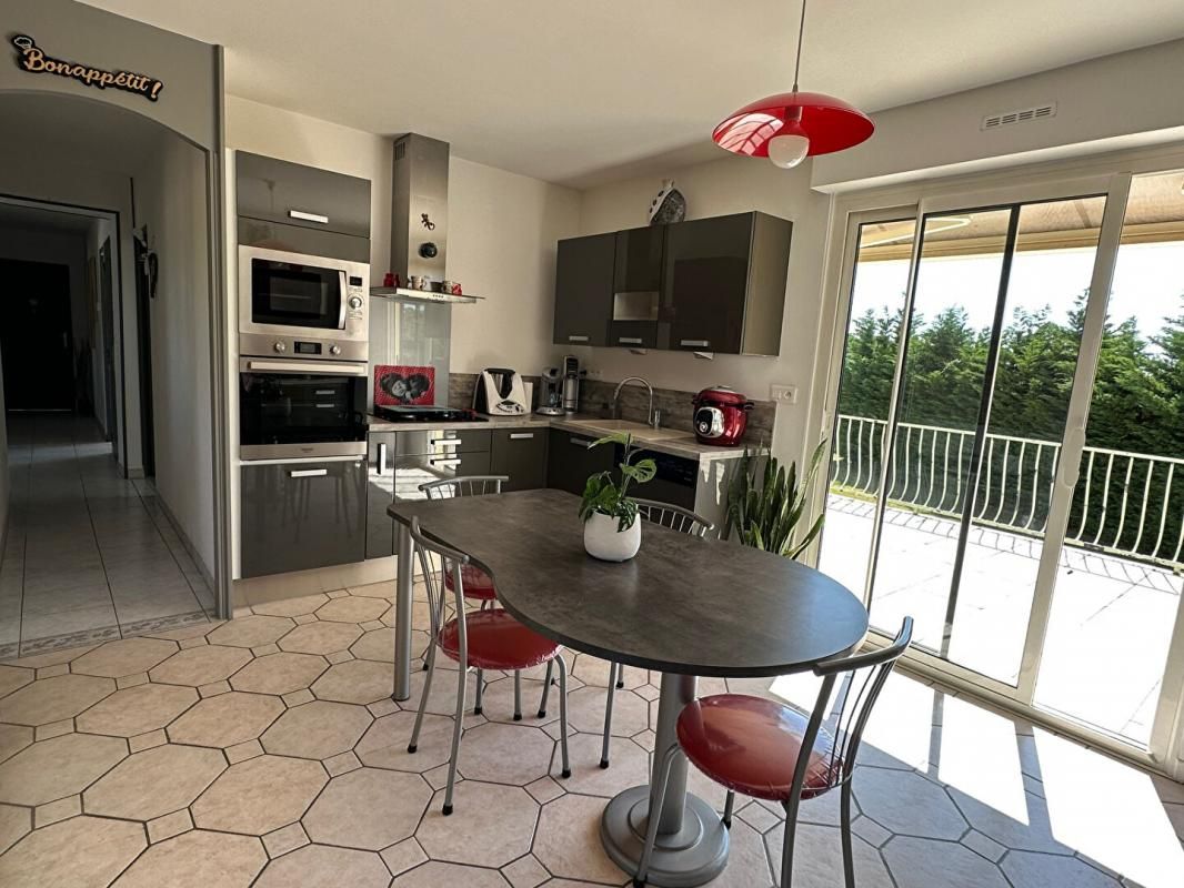 MAROLLES-LES-BUIS Maison familiale à Marolles Les Buis 6 pièce(s) 105 m2 4