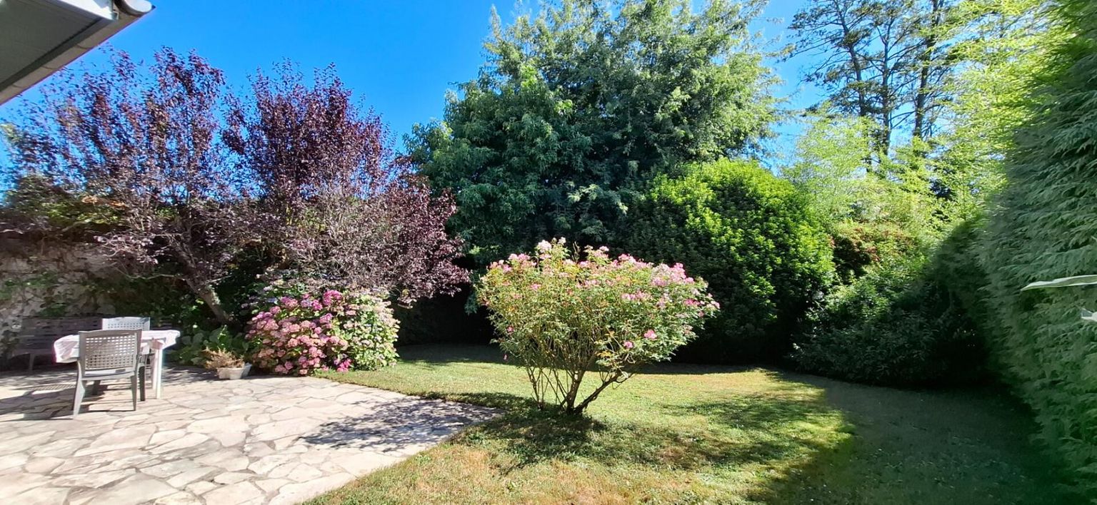 BOURG-EN-BRESSE Maison Bourg En Bresse 4 pièce(s) 90 m2 2