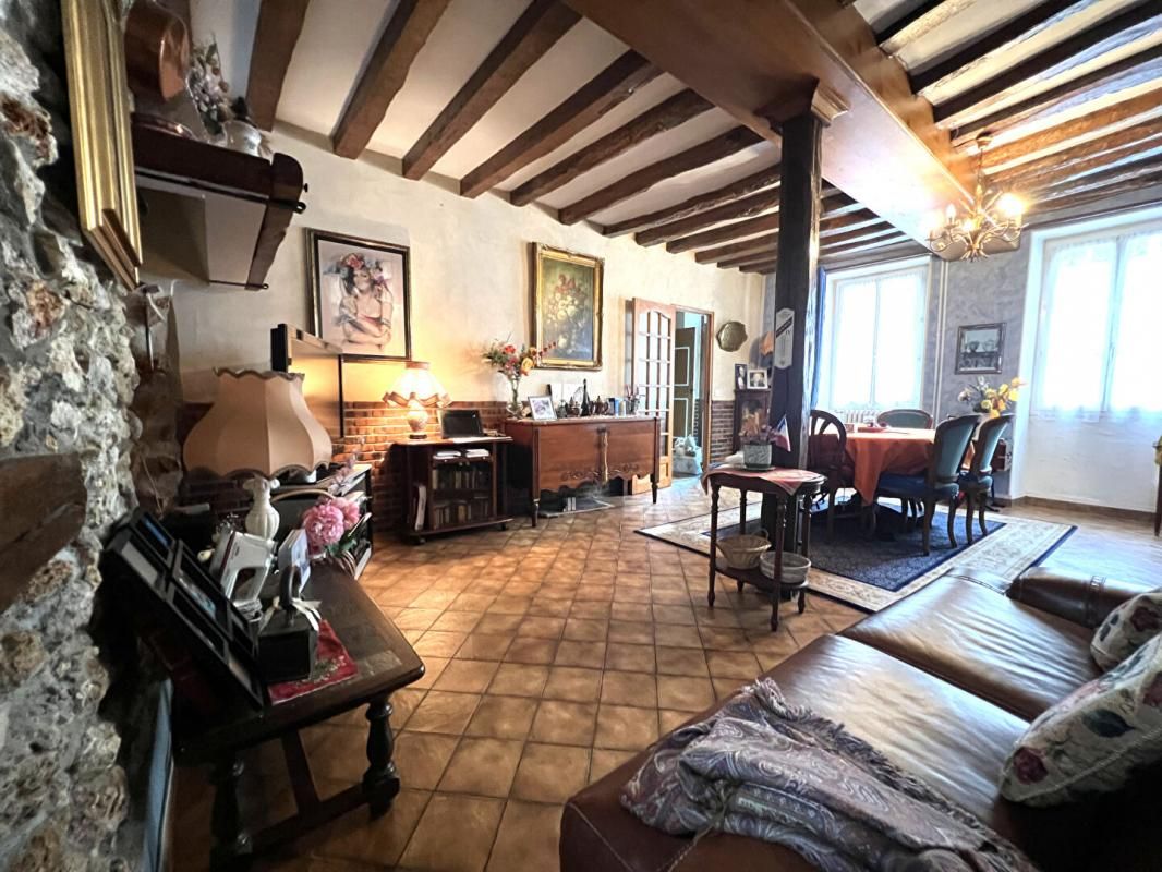 NEAUPHLE-LE-CHATEAU Maison Neauphle Le Château 6 pièce(s) 155 m2 - Fort potentiel 1