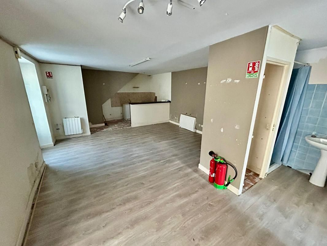 VATAN Immeuble Vatan 4 pièce(s) 108 m2 2