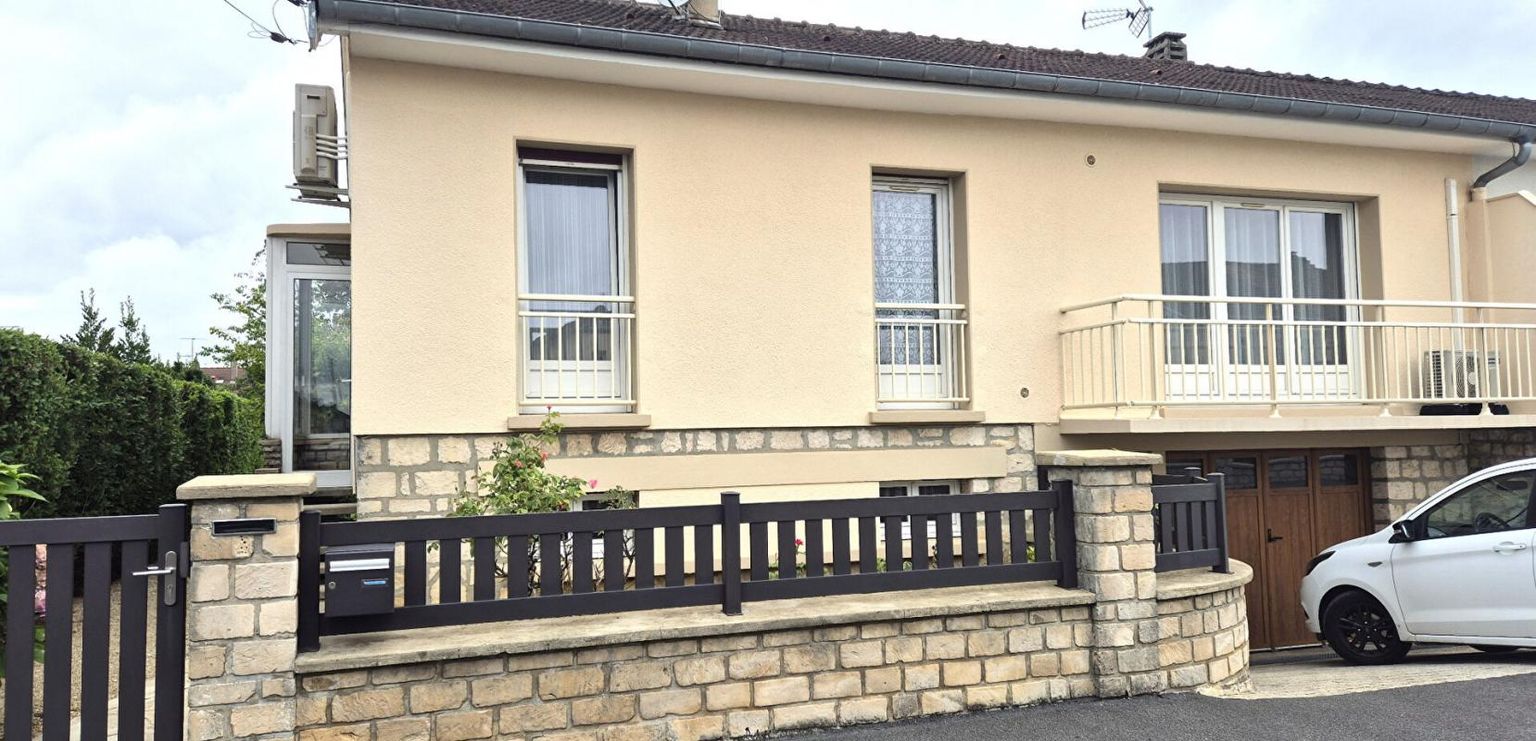 SAINT-DIZIER Belle Maison en Pierres Rares de 103 m² sur Sous-sol complet et entièrement Rénovée avec Goût, avec ses Cours, Sas, Véranda, Terrasse et Terrain clos et joliment arboré de 353 m² 1