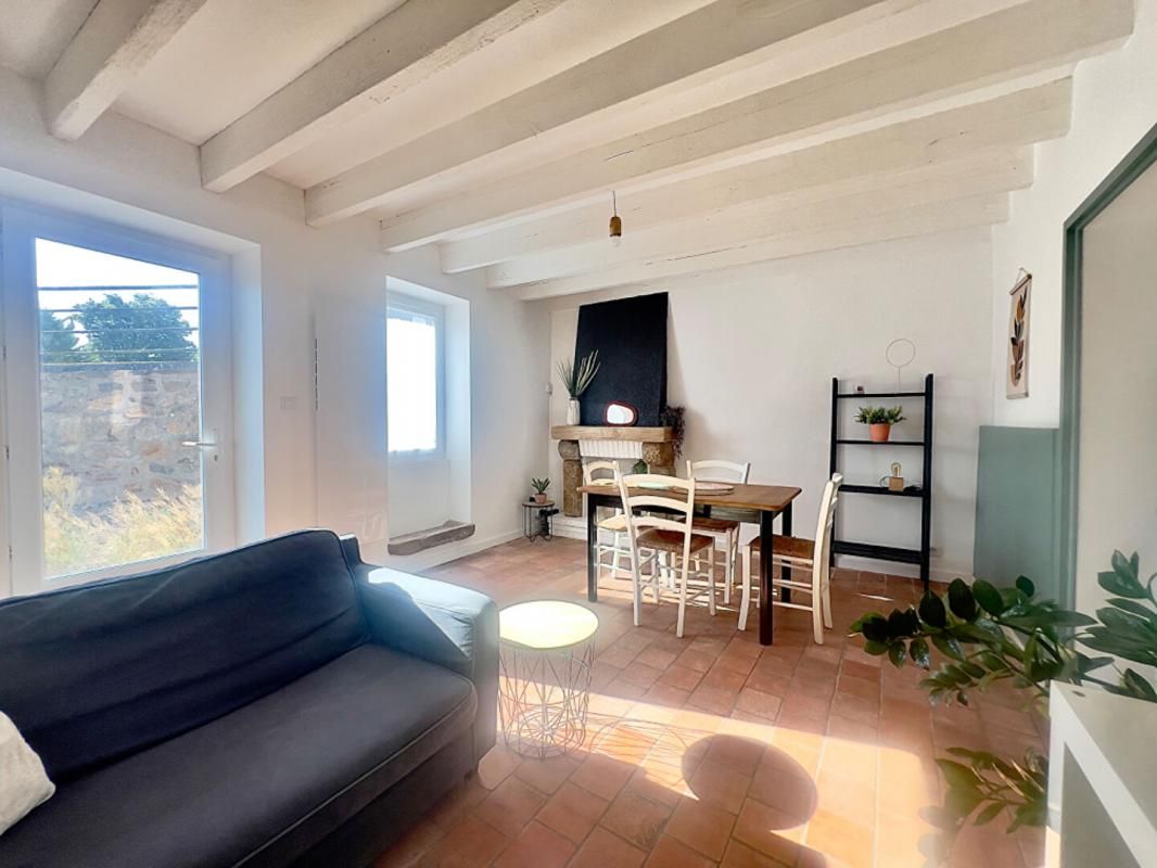 MONTFAUCON-MONTIGNE Maison Montfaucon Montigne 3 pièce(s) 65 m2 3
