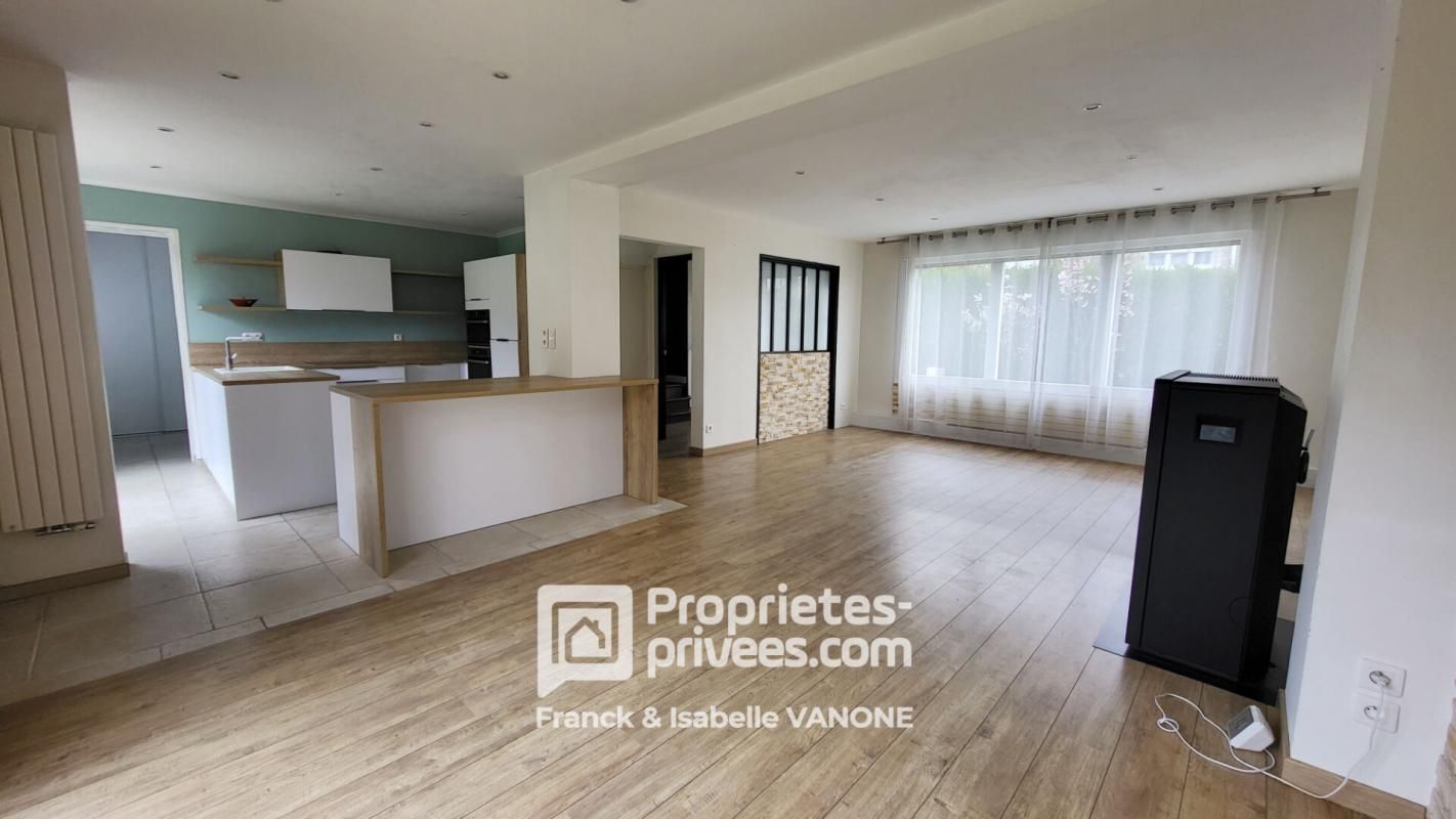 Semi Individuelle - 3 chambres, bureau, jardin, garage, cave - 130m²