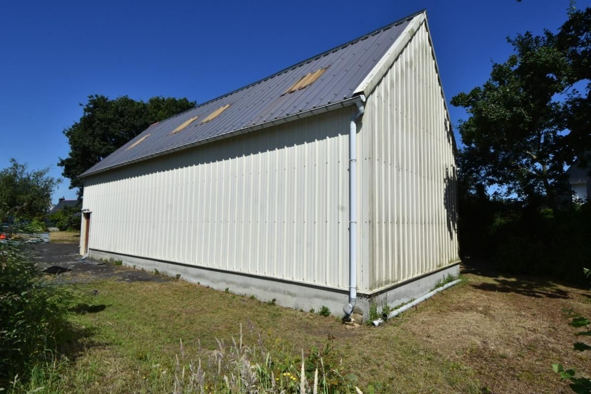 Local de 90 m2 à Trelevern