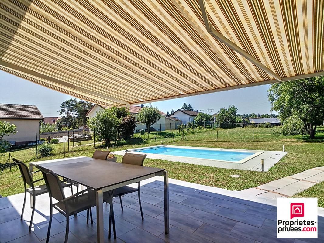 SELONCOURT Maison familiale rénovée avec piscine  - 129 m² habitables sur un terrain clos de 939 m² 2