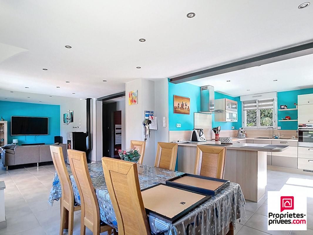 SELONCOURT Maison familiale rénovée avec piscine  - 129 m² habitables sur un terrain clos de 939 m² 4