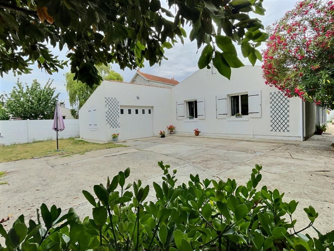 LE CHATEAU-D'OLERON 17480 - Maison de Charme 120 m2 - 4 pièce(s) - Le Château d'Oléron - 1