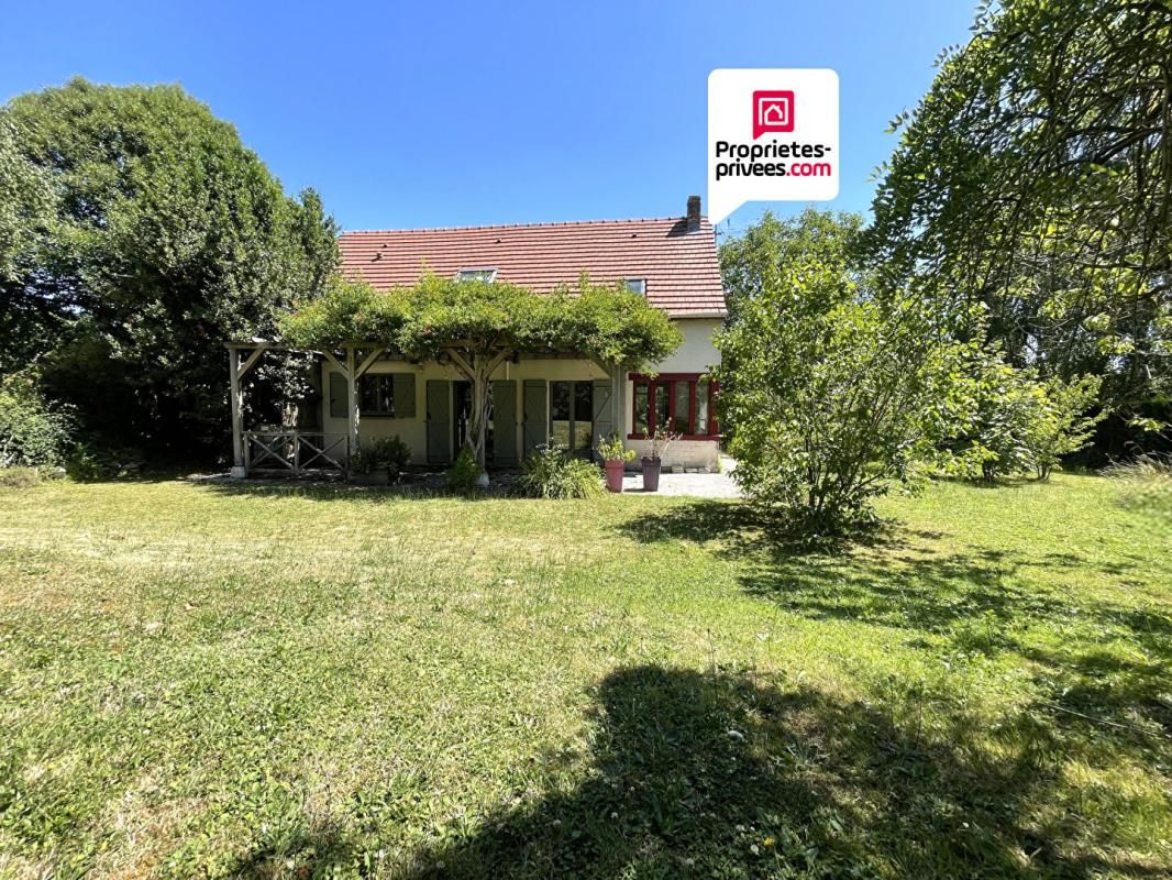 HOUDAN Maison 164m2 4 chambres sous-sol 90m2 total jardin 1500m2 425000 FAI 4