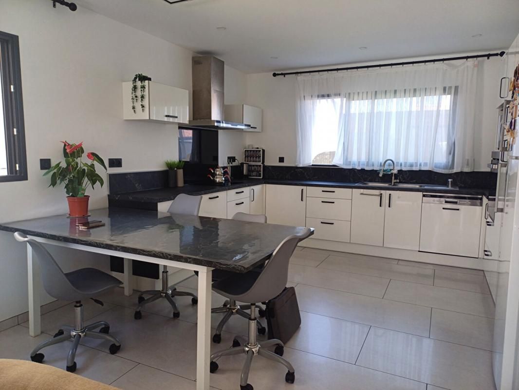 NARBONNE Villa Crabit 5 pièce(s) 120 m2 2