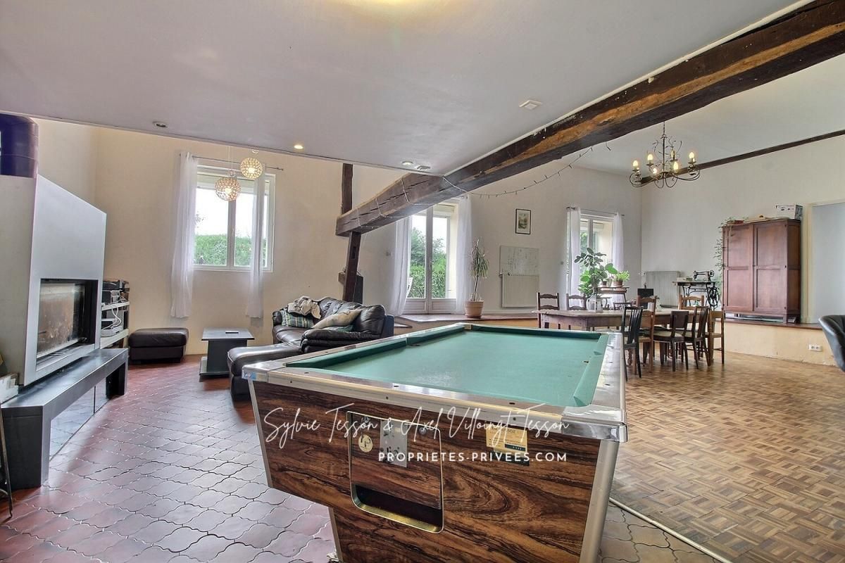 TRINAY Maison Trinay 5 pièce(s) 190 m2 4