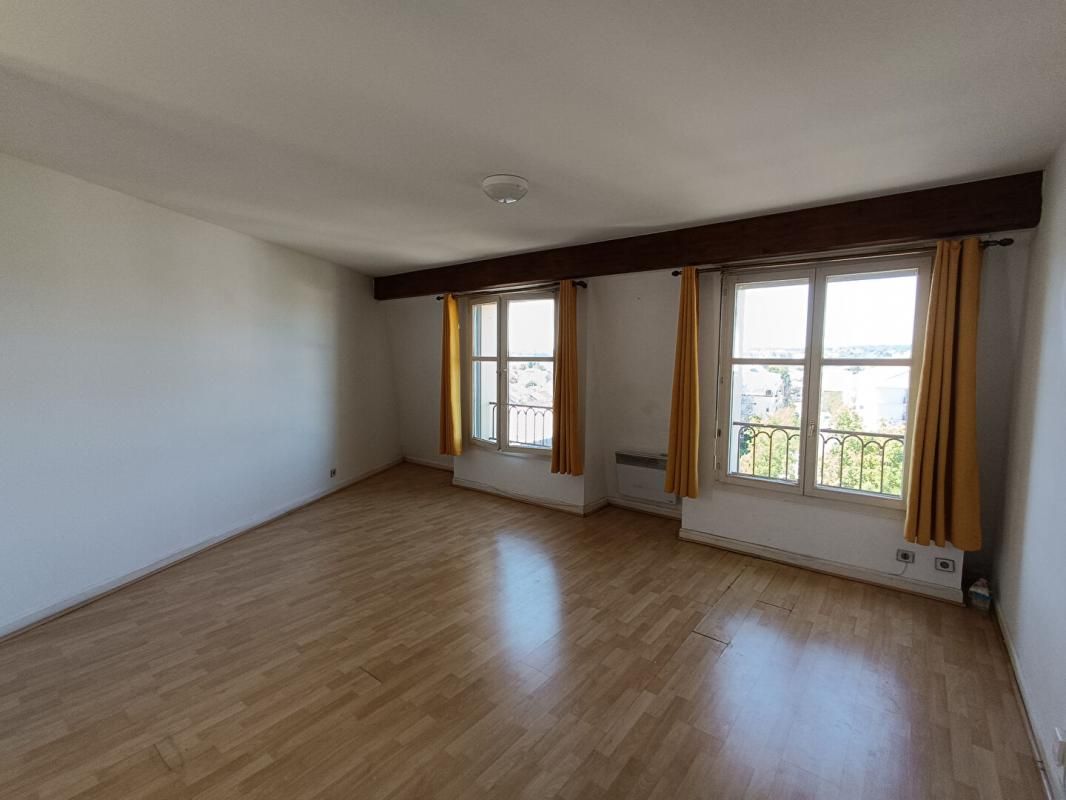 MANTES-LA-JOLIE Appartement Mantes La Jolie 2 pièce(s) 45 m2 1