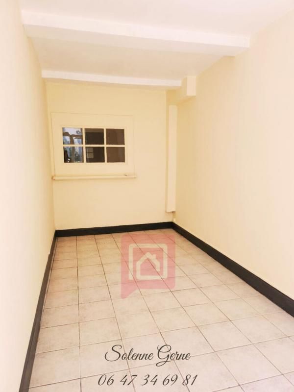 BEZIERS Immeuble 10 pièce(s) 220 m2 4