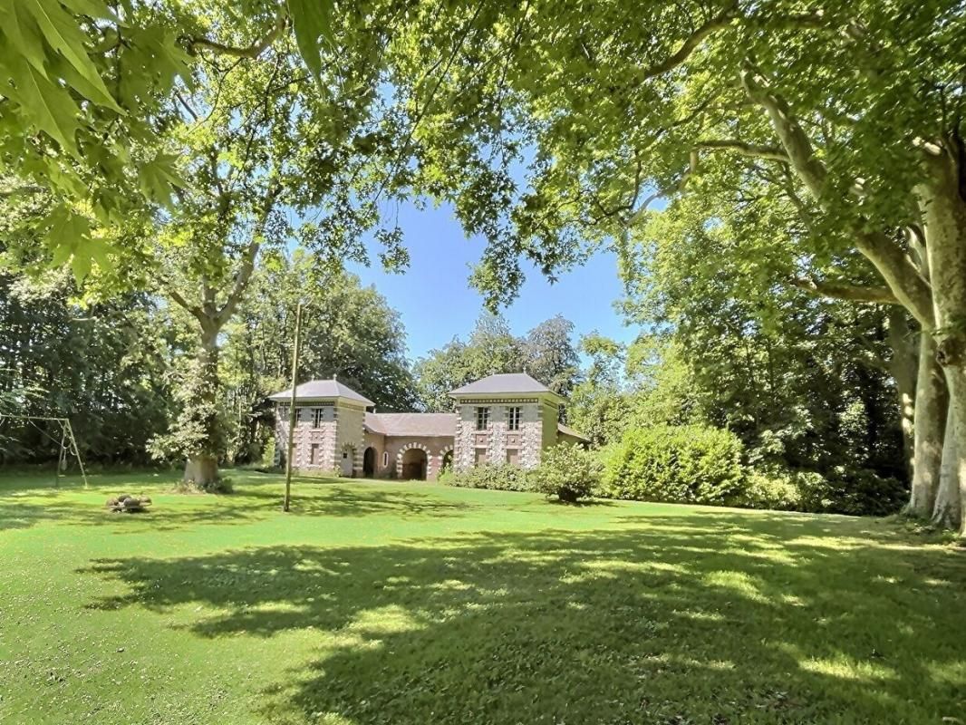 FONTENAY Château 25 pièce(s) 926 m2 2
