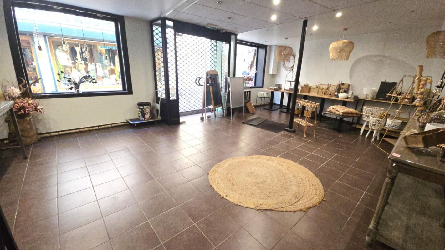 DREUX 28100 DREUX - MURS IMMEUBLE MIXTE, Hyper Centre Ville 210 m² 3