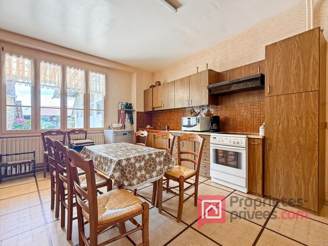VILLIERS-SOUS-PRASLIN Maison Villiers Sous Pralin 7 pièce(s) 155 m2 1