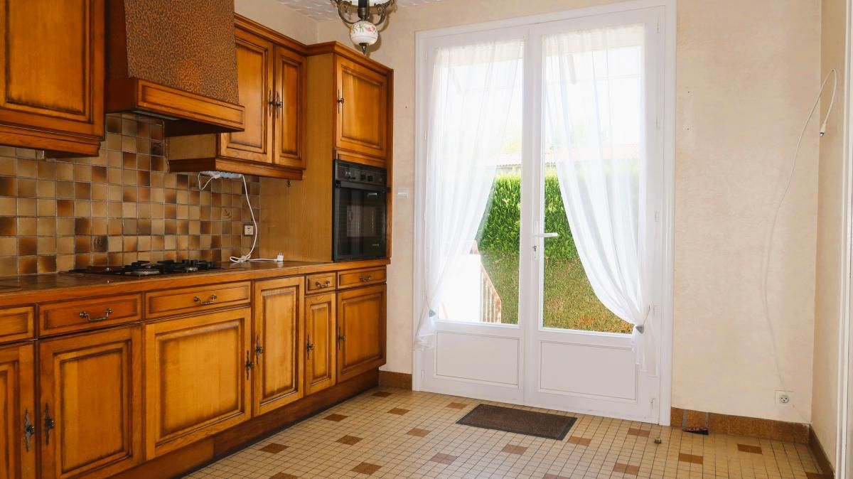 POUZAUGES Maison Pouzauges, 4 chambres, 91m² 1