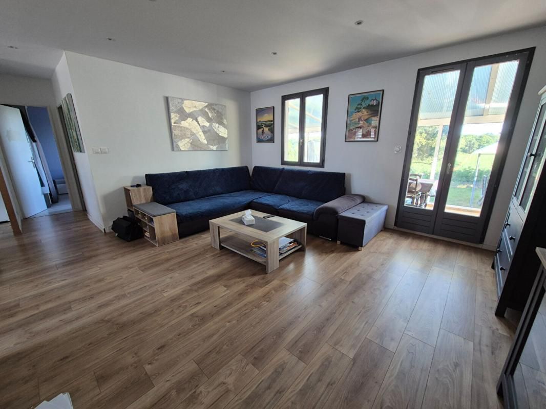 CLEGUER Belle maison DE PLAIN PIED de 69 m2 habitables dans le Morbihan - ( 300 m du bourg, 10 km de Lorient -12 km des plages) 1