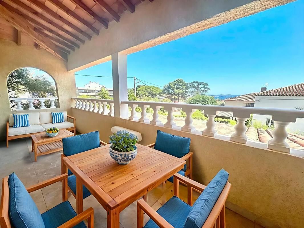 BANDOL Appartement 3 pièces avec terrasse vue mer 1