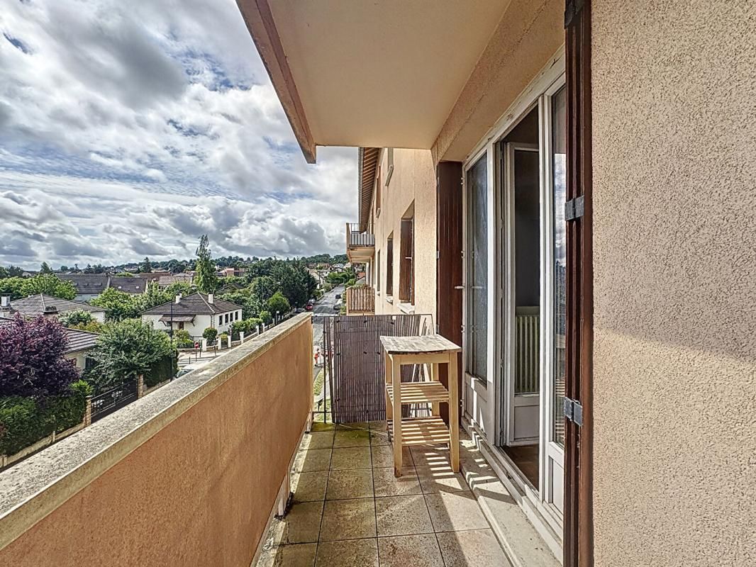 IGNY Appartement Vauhallan limite Igny 4 pièce(s) 75 m2 2