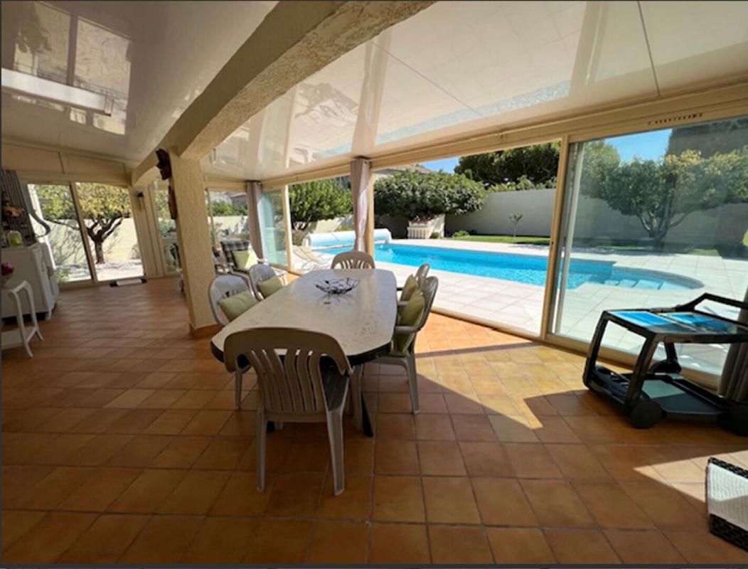 MOURIES Maison de Plain-pied sur 1000 m2 de terrain 3