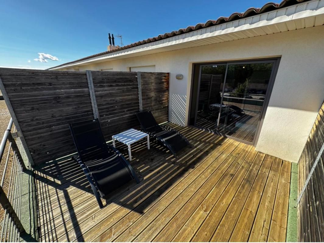 EGUILLES Studio de charme dans une résidence de vacances à Éguilles 2