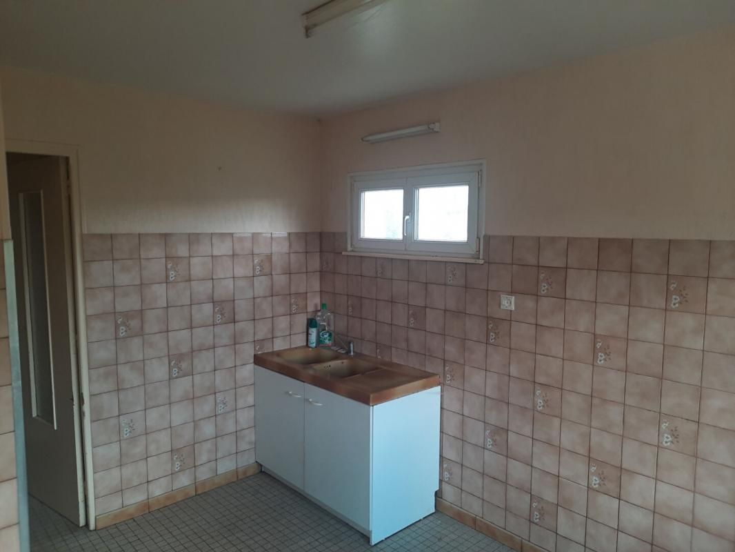LERRAIN Maison individuelle 6 pièces 3