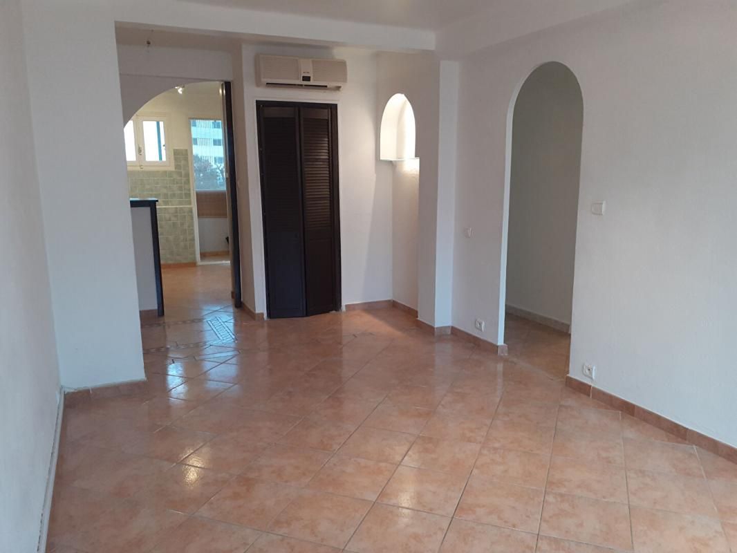 TOULON Appartement T3 loué avec cave - TOULON 2