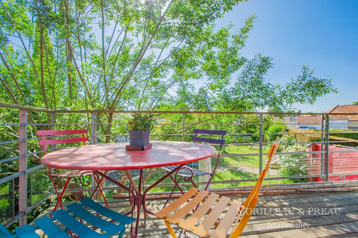 COUERON Maison (9 pièces) 192 m² 2