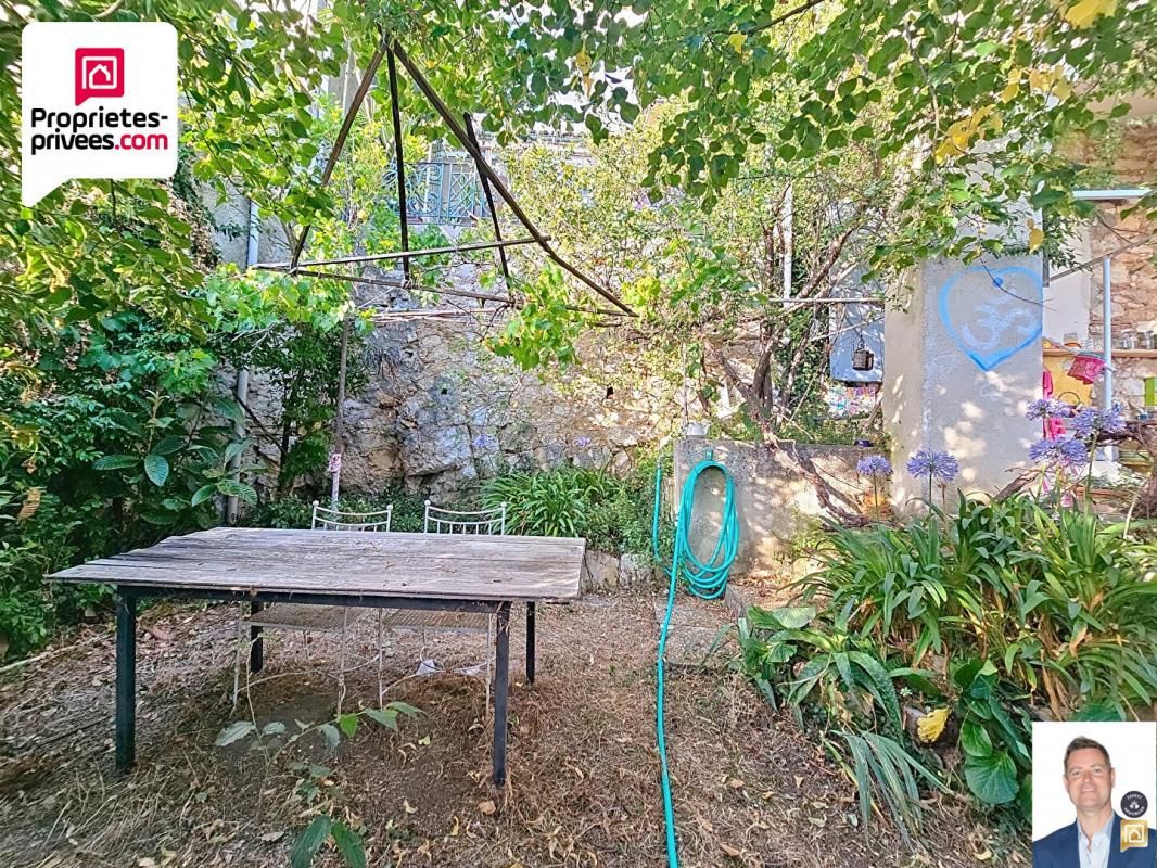 SAINT-CEZAIRE-SUR-SIAGNE GRANDE MAISON DE VILLAGE D'ENVIRON 150 m2 ET JARDIN DE 555 M2 4