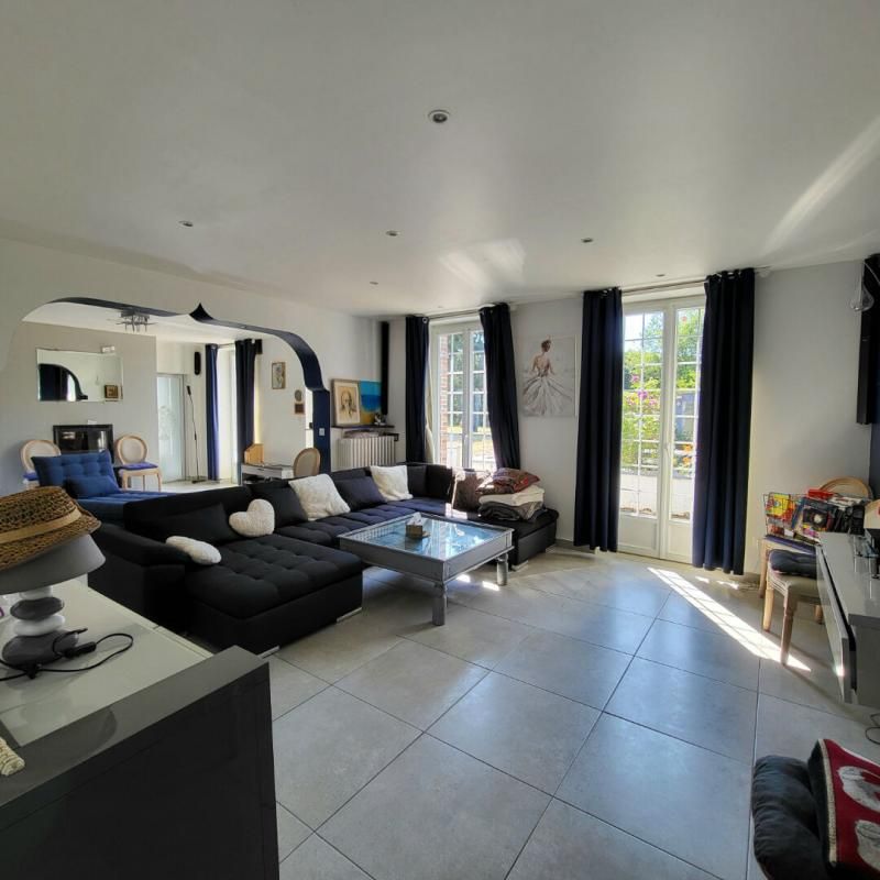NONANCOURT Propriété composée de 3 maisons, Illiers-l'Évêque (27770), maisons d'environ 208 m², 85 m², 66 m², piscine chauffée, dépendances, car port, terrain de 11 100 m². Prix HAI 499 550 4