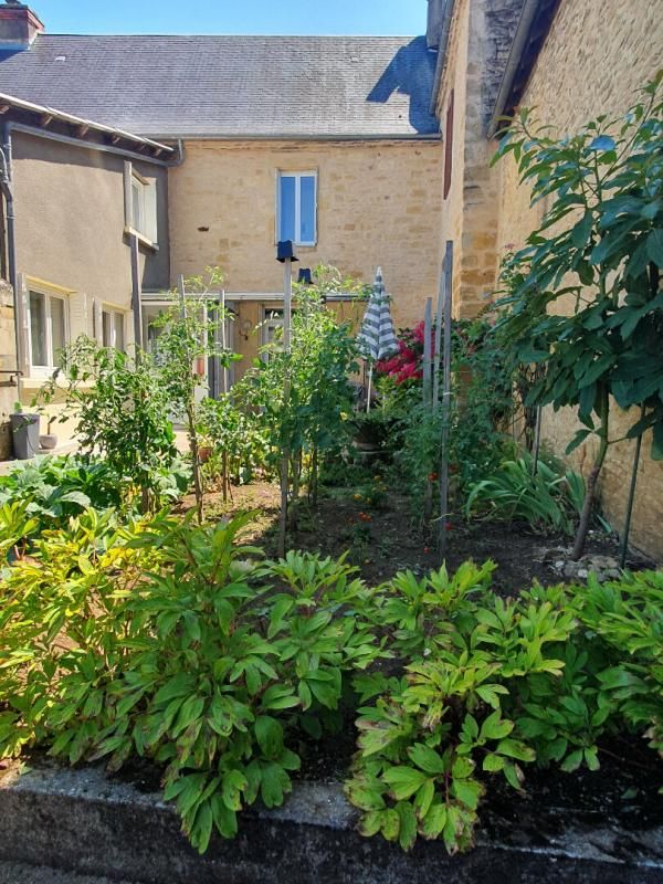 SALIGNAC-EYVIGUES Maison Salignac Eyvigues 6 pièce(s) 130 m2 2