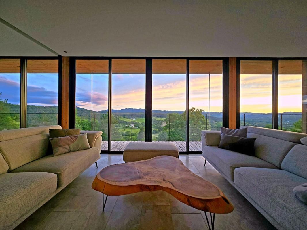 DIGNE-LES-BAINS Villa d' architecte avec prestations de luxe 1