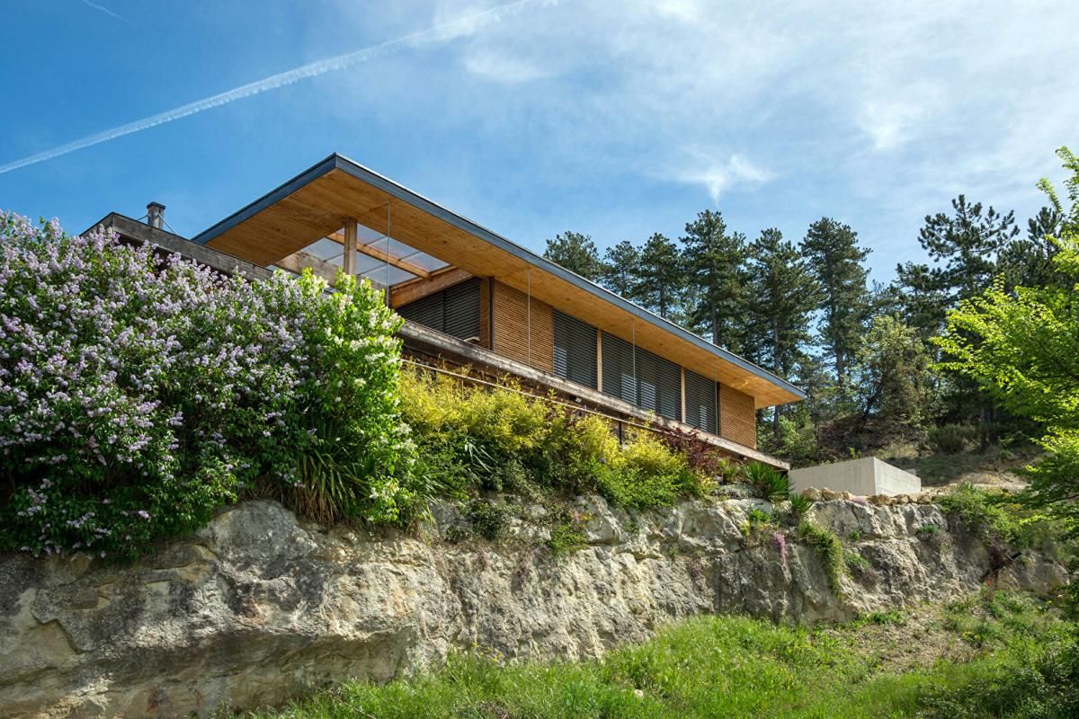 DIGNE-LES-BAINS Villa d' architecte avec prestations de luxe 2