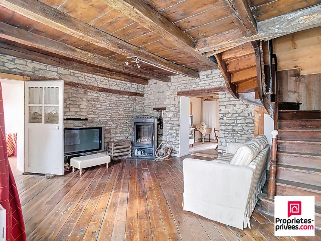 Maison en pierre Courchaton 5 pièces 138 m2 + dépendance 90 m2