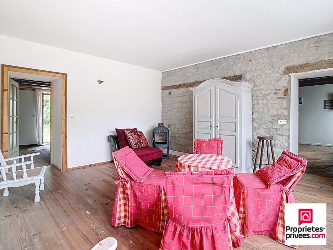 COURCHATON Maison en pierre Courchaton 5 pièces 138 m2 + dépendance 90 m2 4