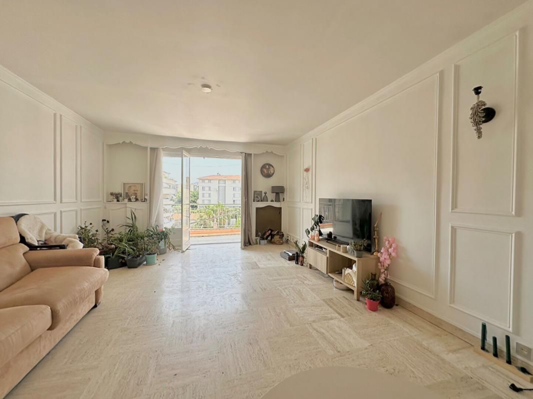 MANDELIEU-LA-NAPOULE Appartement traversant Mandelieu La Napoule 3 pièces 66.09 m2 balcon + loggia 1
