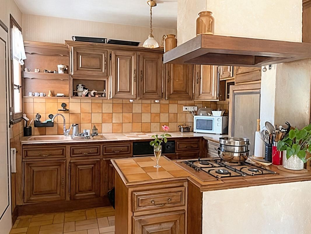 SAINT-SAUVEUR-D'AUNIS Maison de plain pied Saint Sauveur d'Aunis 76 m2 3 chambres grand jardin et garage 4
