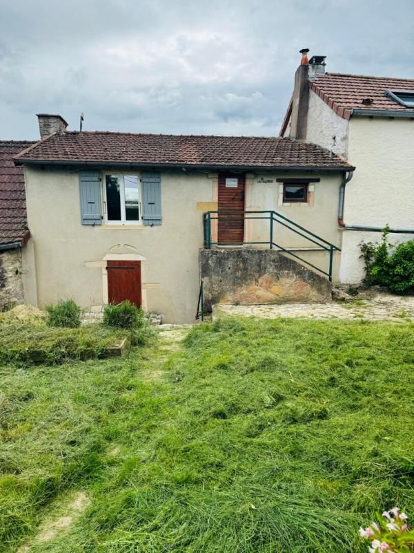 OZENAY Maison Ozenay 4 pièce(s) 76 m2 +2 caves 1