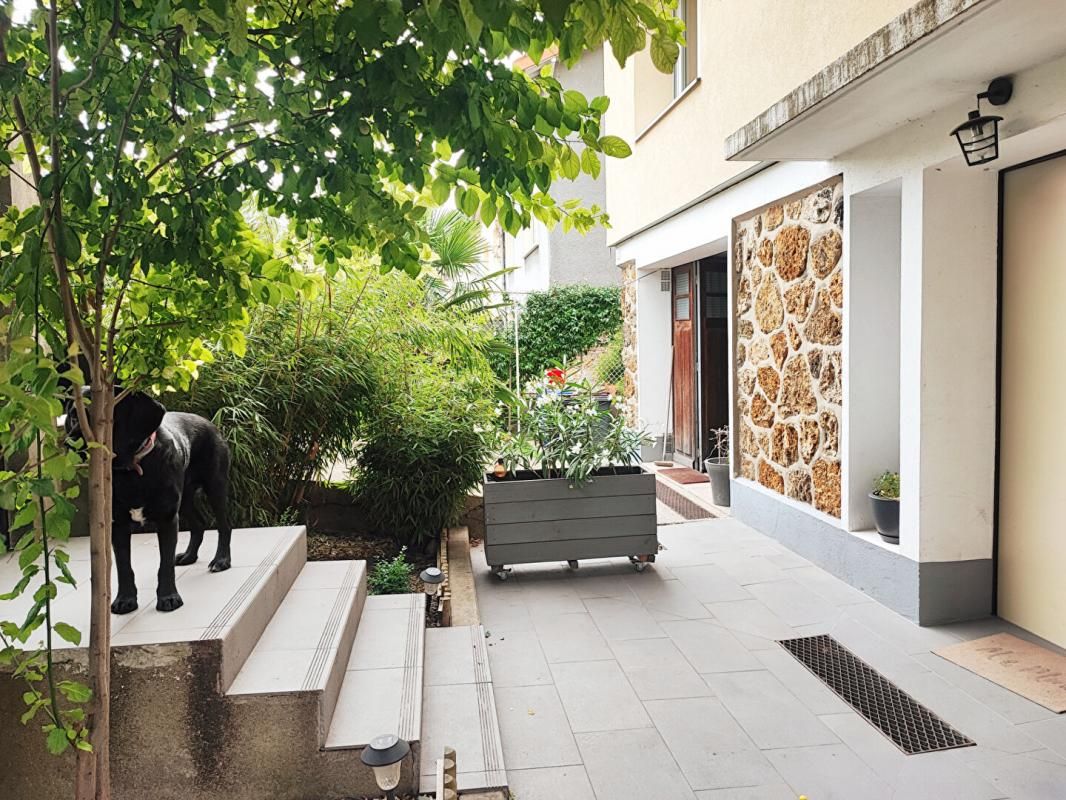 NOISY-LE-SEC MAISON 6 PIECES REFAIT PAR ARCHITECTE 1