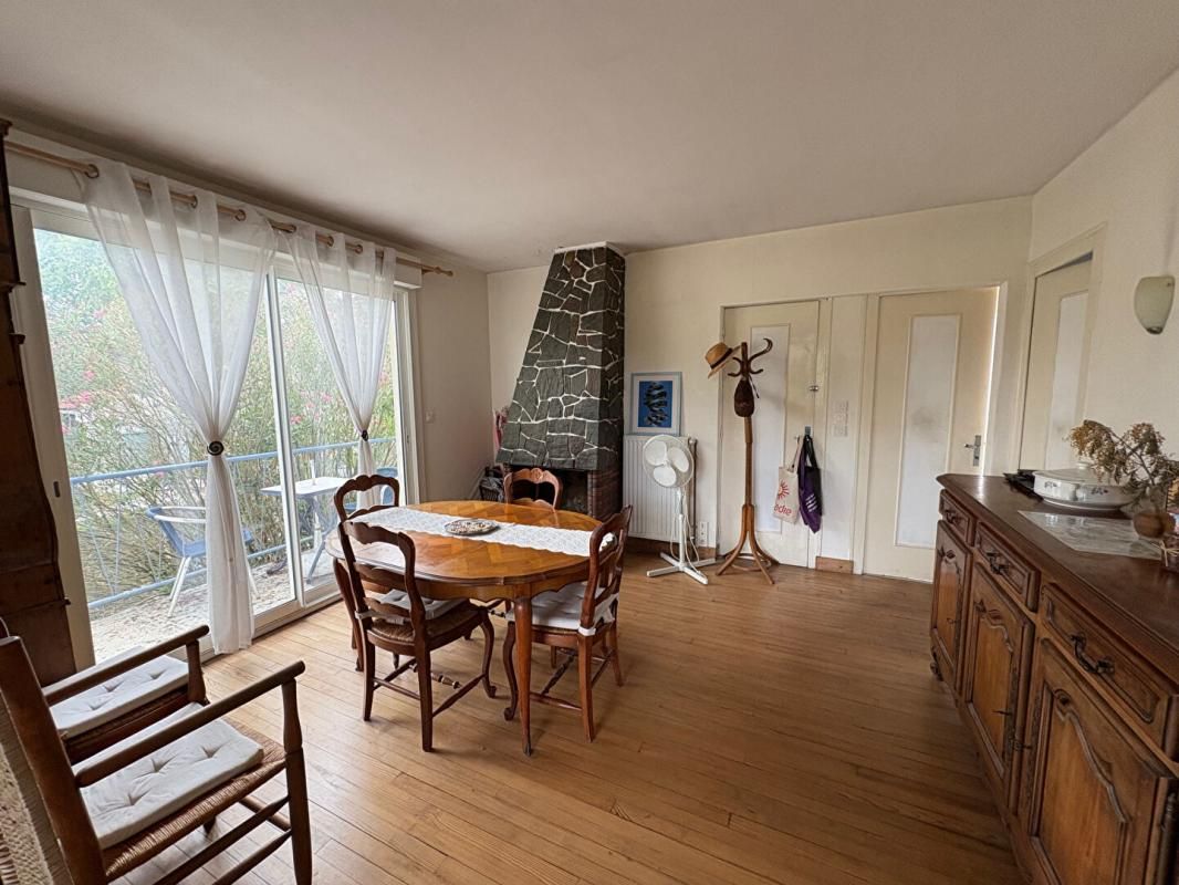 SAINTES EXCLUSIVITE Maison avec 1 F2 et un studio 4