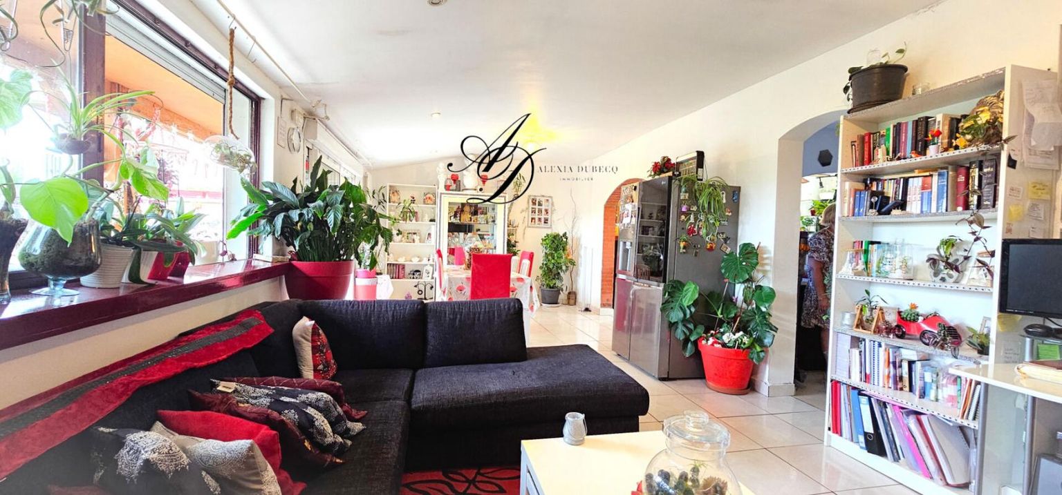 CHELLES Maison familiale 5 pièces avec sous-sol aménagé, jardin arboré et prestations rares ? env. 106 m² habitables / 186 m² au sol 1
