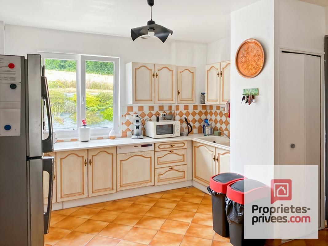 SEMUR-EN-AUXOIS EXCLUSIVITE ! Maison 5 chambres 127m² posée sur un terrain de 1000m² 4