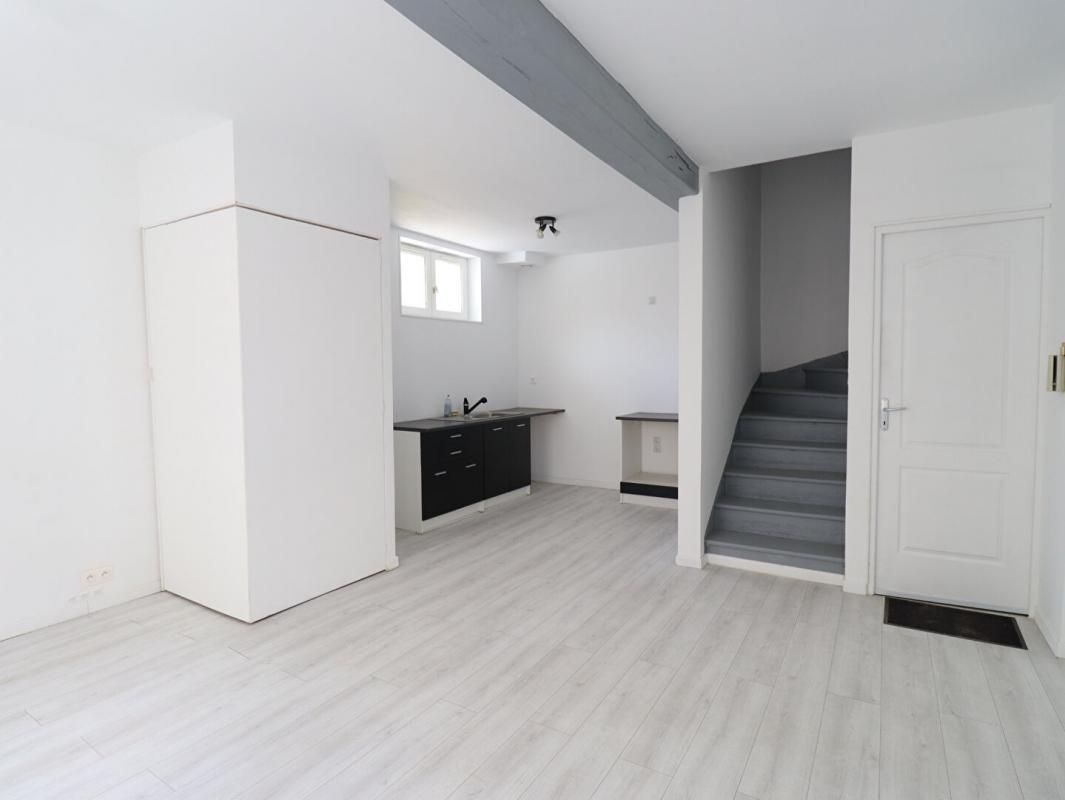 AUGEROLLES Maison Augerolles 4 pièce(s) 87 m2 + terrain 1400 m2 2